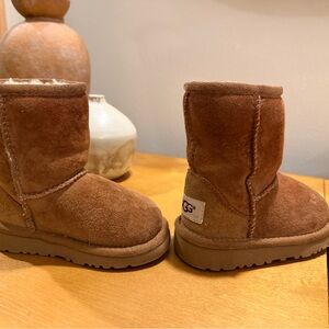 UGG Toddler classic Boots size 6T